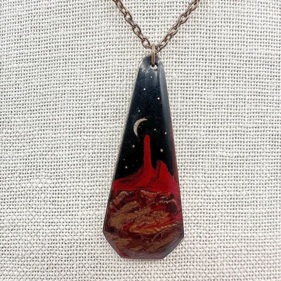 Unbranded Jewelry - Vintage 90s Desert Moon Pendant Necklace Gold Tone Chain Boho Women's Jewelry